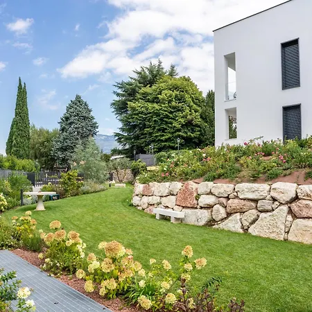 Midum Family Balcony Apartment Trient