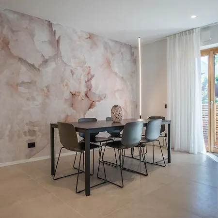 Midum Family Balcony Apartment Trient