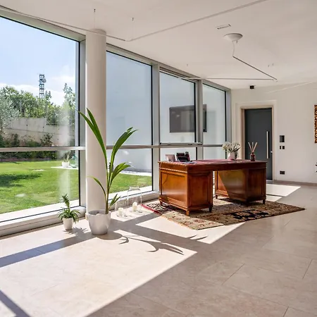 Midum Family Balcony Apartment Trient